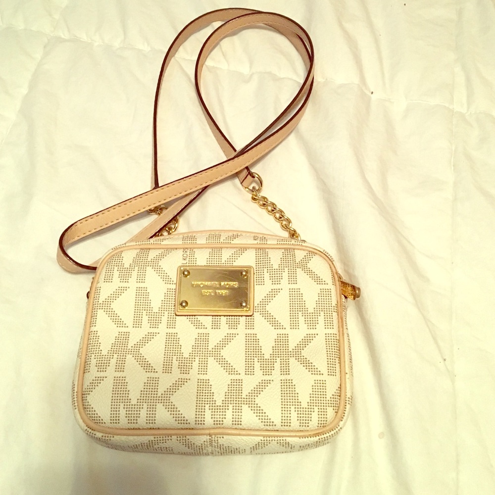 Micheal Kors small cross body bag